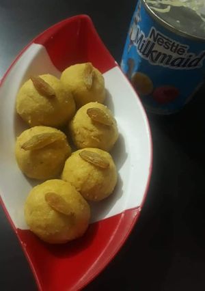 बेसन के लड्डू (besan ke ladoo recipe in Hindi) रेसिपी मुख्य फोटो