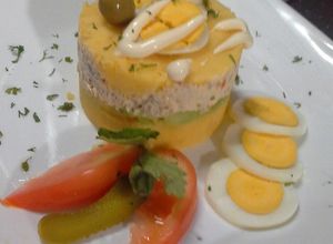 Una foto de Causita limeña con pollo