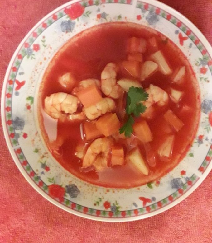 Una foto de Caldo de camarón (sencillo)