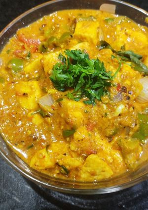 ढाबा स्टाइल कढ़ाई पनीर (Dhaba style kadai paneer recipe in hindi) रेसिपी मुख्य फोटो