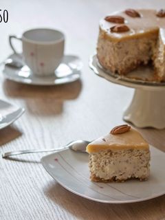 Una foto de Tarta de queso con butterscotch y nueces pacanas
