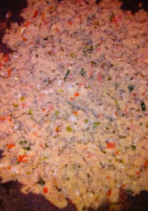 Una foto de Pescado (Bagre) desmenuzado con vegetales