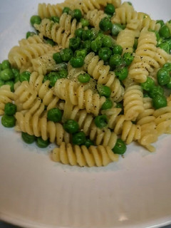 Una foto de 🇮🇹 Pasta con guisantes (pasta e piselli) 🇮🇹