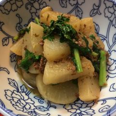 A picture of Japanese Daikon Radish with sweet Beef.