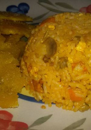 Una foto de Arroz con atún