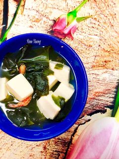 Hình của món Canh Rong Biển Nấu Đậu Hủ Non.
