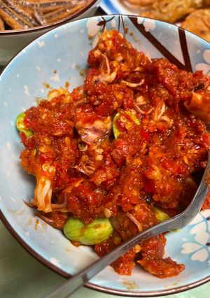Foto resep Sambal cumi pete huh hah