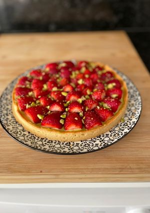 Une photo de Tarte fraises pistache