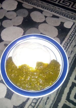 A picture of Tuwon Masara Miyan kuka(Corn meal swallow).