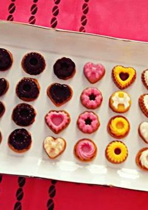 A picture of Bereshtook (Gram flour cookie).