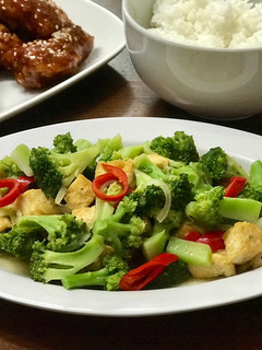 Foto resep •Tumis Brokoli Tahu• by Dapur Itha