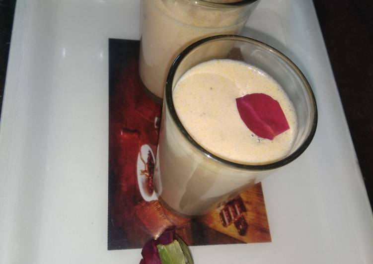 Easiest Way to Prepare Quick Strawberry shake with kachha mango icecream