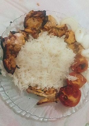عکسی از دستور برنج با مرغ کباب شده و گوجه