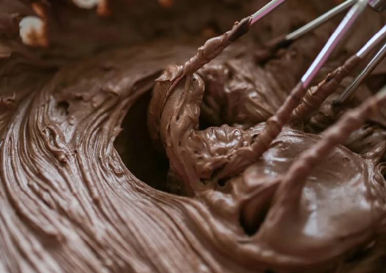 Chocolate butter cream Frosting for cakes and cupcakes