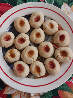 Una foto de Galletas gotas de mermelada