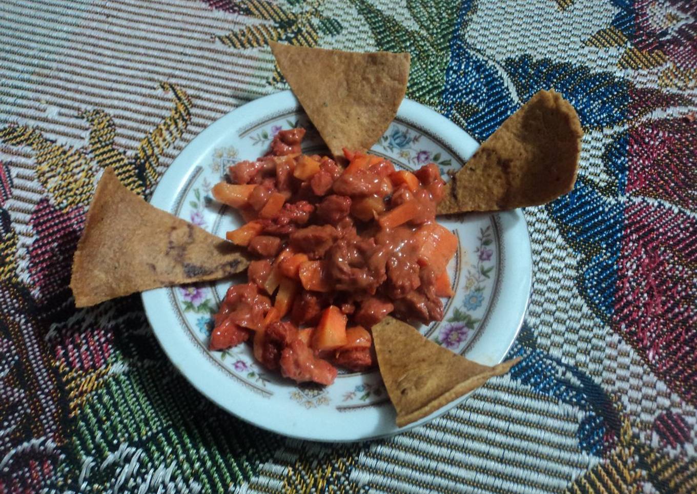 Ensalada de soya texturizada, zanahoria cruda, cebolla y bbq