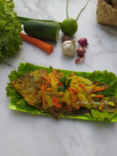 Foto resep 112. Pesmol Ikan Gurame (Gurame Masak Acar Kuning)