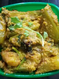 নিরামিষ তিল বাদাম পটল (niramish teel badam potol recipe in Bengali) রেসিপির প্রধান ছবি