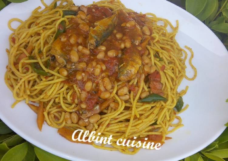 Spaghetti with bake bean sauce