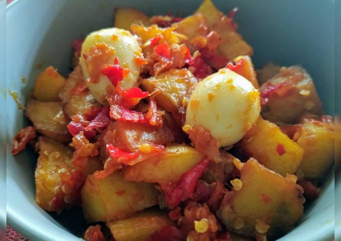 Ternyata ini lho! Resep  bikin Balado Kentang Telur Puyuh yang nagih banget