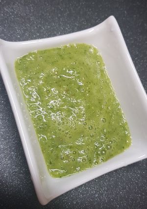 A picture of Raw mango chutney.