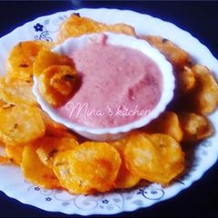 A picture of Viazi karais and chutney.