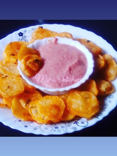 A picture of Viazi karais and chutney.