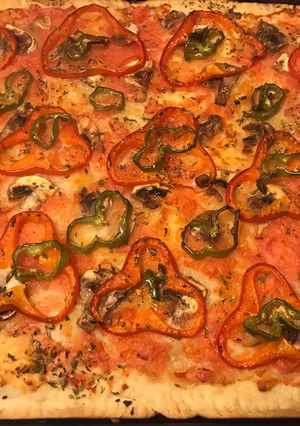 Foto principal de Pizza 🍕 cuadrada con vegetales crudos🌱