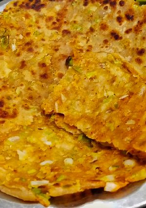 A picture of Garlic Paratha.