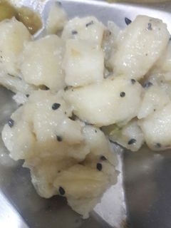 সাদা আলুর তরকারি (sada aloor tarkari recipe in Bengali) রেসিপির প্রধান ছবি