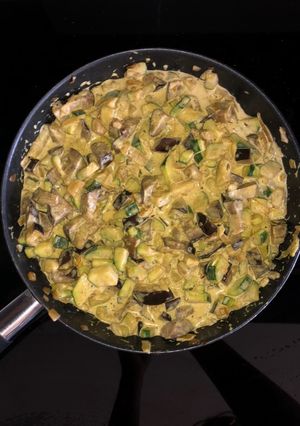 Une photo de Curry d’aubergines et courgettes