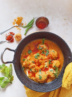 ढाबा वाले दम आलू (Dhabe wale dum aloo recipe in hindi) रेसिपी मुख्य फोटो