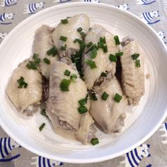 A picture of Steamed Chicpen Wings.