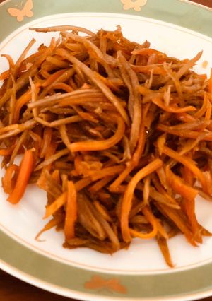 Hình của món Củ Ngưu Bàng xào cà rốt.