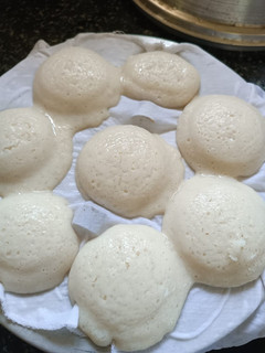 வெந்தய இட்லி(vendaya idli recipe in tamil) செய்முறை முக்கிய புகைப்படம்