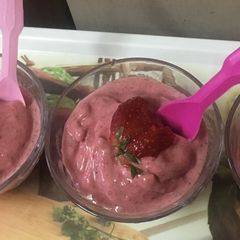 A picture of Strawberry sorbet.