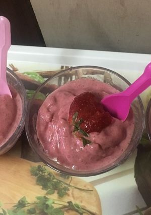 A picture of Strawberry sorbet.