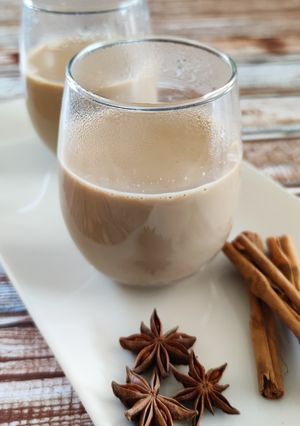 Una foto de Té chai latte