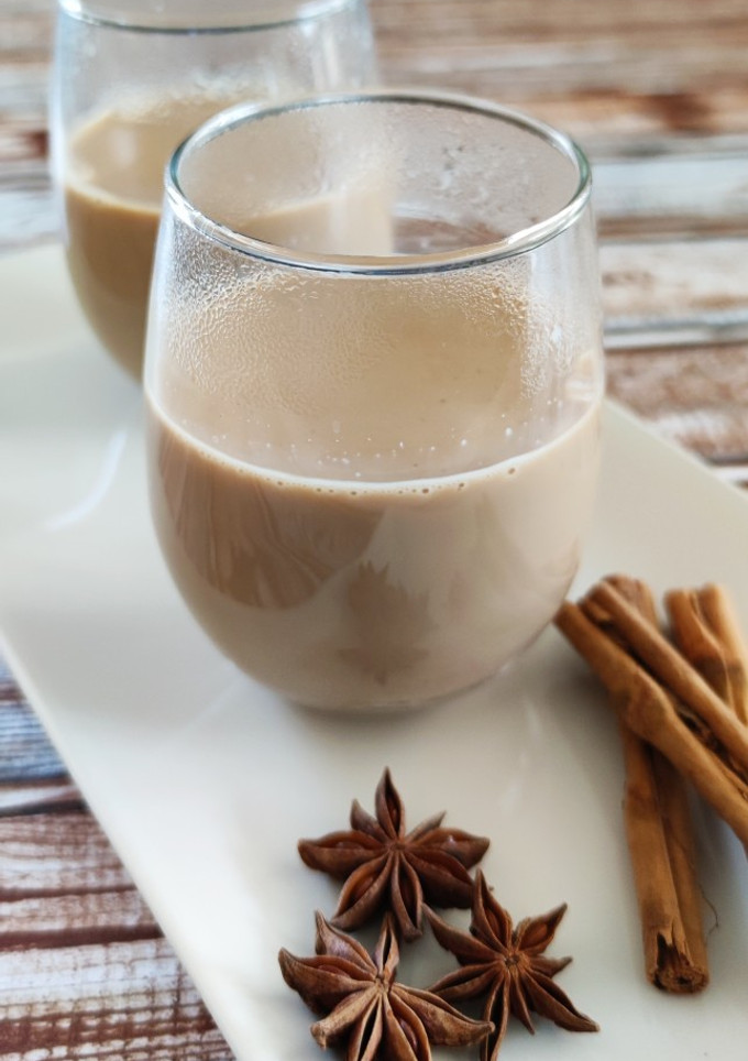 Una foto de Té chai latte