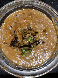 பச்சை வெங்காய சட்னி (Pachai venkaaya chuutney recipe in tamil) செய்முறை முக்கிய புகைப்படம்