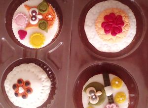Una foto de CupCakes decorados con Fondant