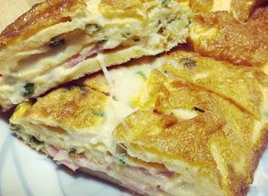 Hình của món Trứng cuộn thịt nguội phô mai ! Ngon hết í ❣️.