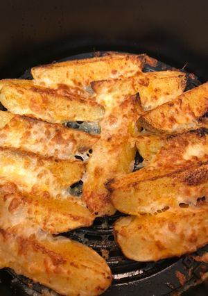 A picture of 15 minute cheesy potato wedges.