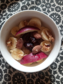A picture of Healthy Oats bowl.