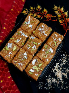 दलिया बर्फी (Dalia Barfi recipe in Hindi) रेसिपी मुख्य फोटो