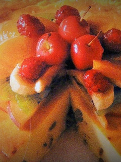 Una foto de Flan pastelero al horno con frutas
