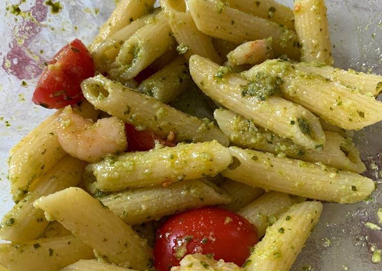 Ricetta Pasta Fredda Pesto Pomodorini E Gamberetti Di Sara Capirola Cookpad
