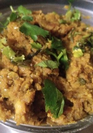 A picture of Besan ka salty Halwa.