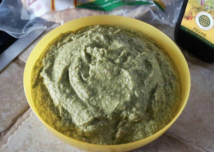 Recipe of Speedy Kale &amp; zataar hummus