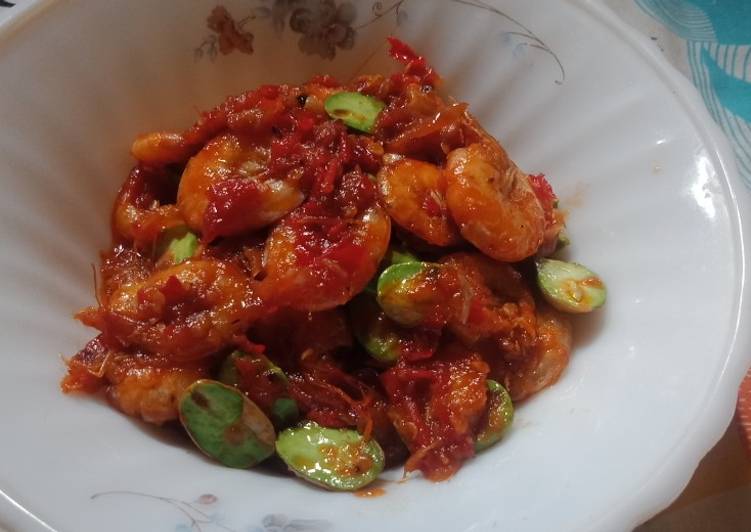 Langkah Mudah untuk Menyiapkan Udang Pete Balado yang Menggugah Selera